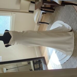 NWT Essense of Australia Bridal Gown (D3823)